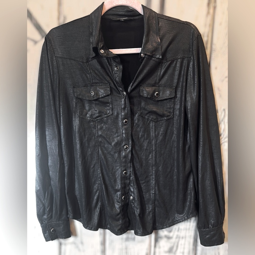 Olivaceous 🫒 Chic Black Button-Up Shirt